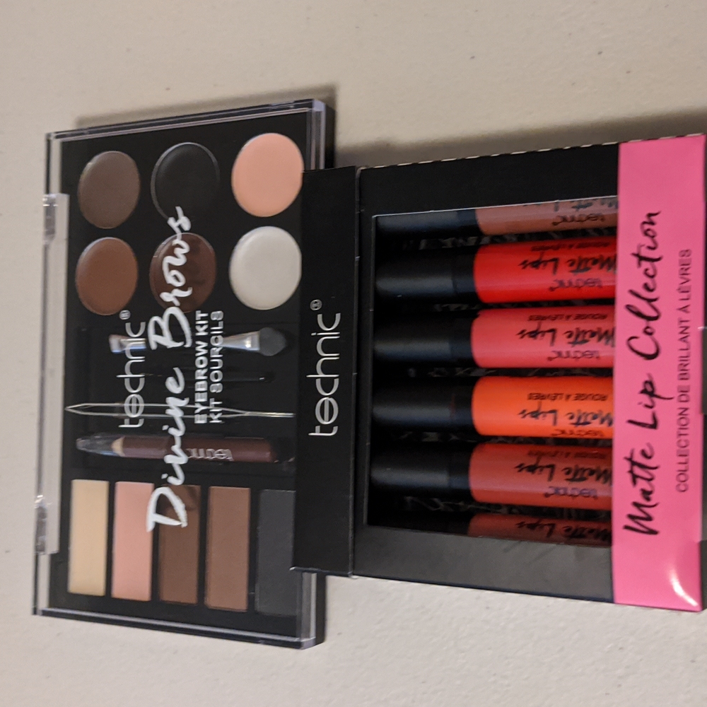 Lip and Eyebrow kit